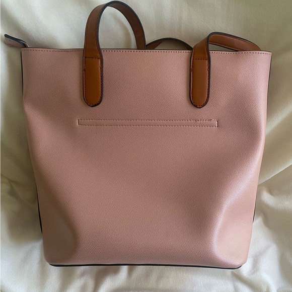 Faux Leather zip top tote, blush pink w/tan undertones, brown trim Gold hardware - Picture 2 of 12